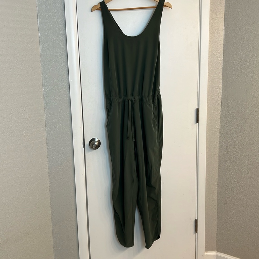 Patagonia fleet with romper size XL